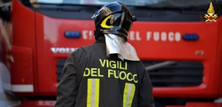 Paura  al seggio di Ancona: tre persone restano bloccate in ascensore